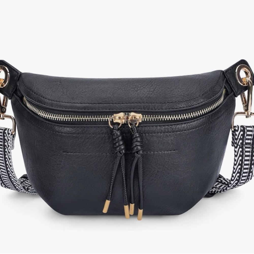 Sleek Black and Gold Crossbody Bag with Adjustable Strap